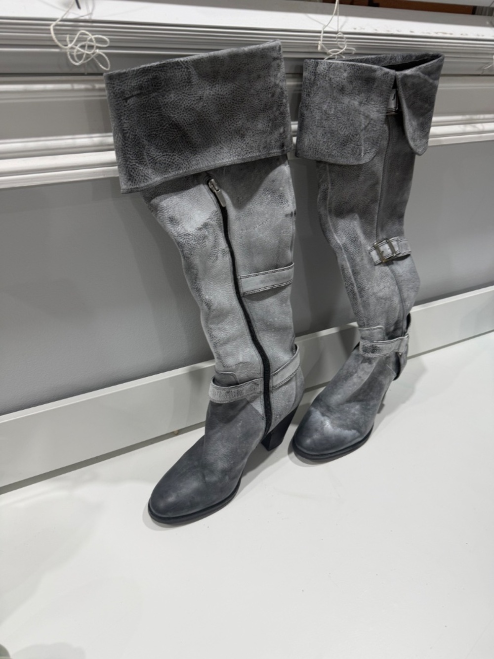 Enzo Angiolino Gray Leather Knee High Buckle Boots Size 8 - Picture 2 of 5